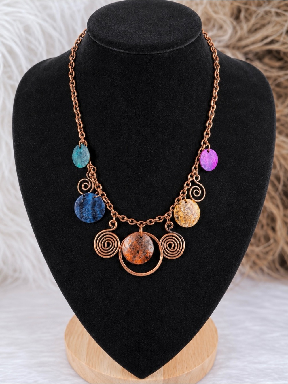 Intage modernist style hammered accent necklace